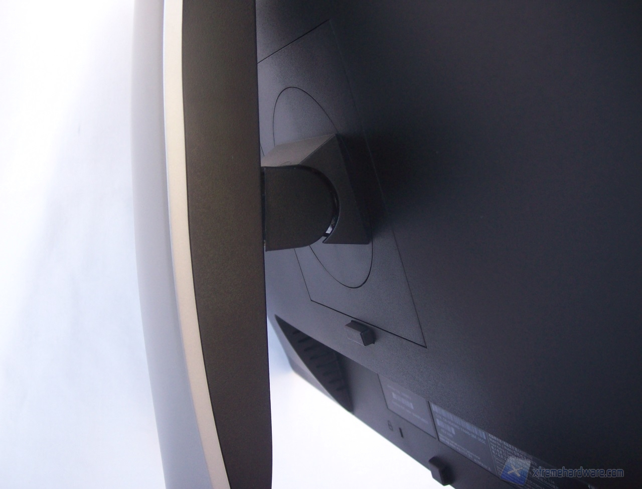 Dell U2713HM Mount 03